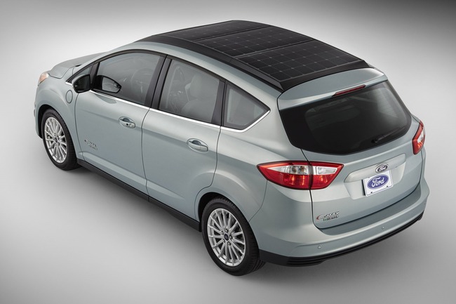 Ford giới thiệu xe hybrid sạc bằng năng lượng mặt trời 2